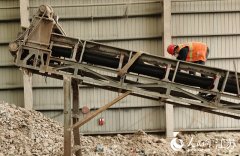 垃圾如随便堆放或偷倒偷埋